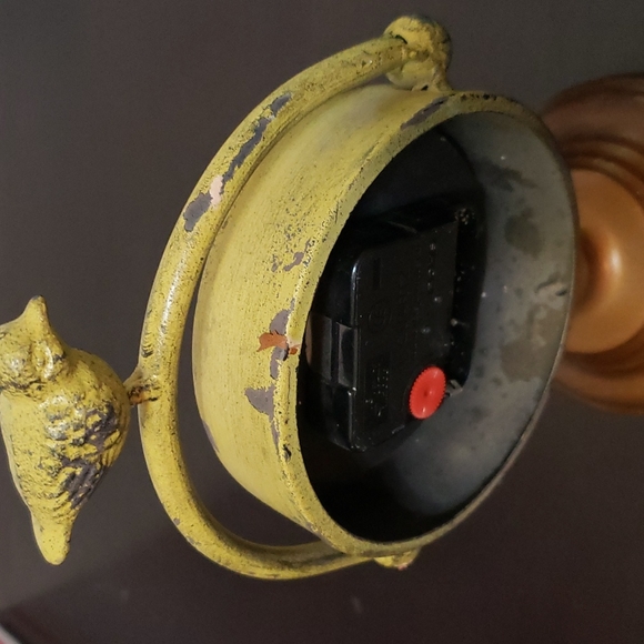 Old Metal Clock - Picture 7 of 10